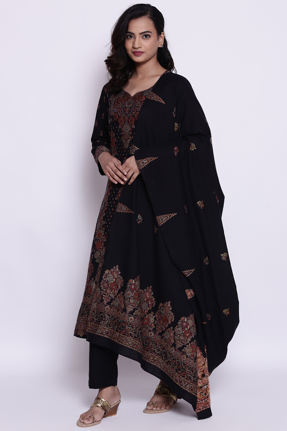 Black Cotton Straight Kurta Regular Pant Suit Set image number 3